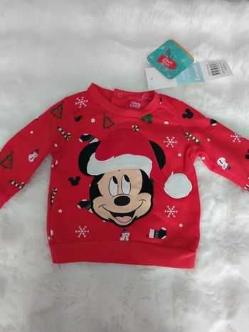 Sweat Mickey Noël Disney ,neuf avec étiquettes, taille 6 mois