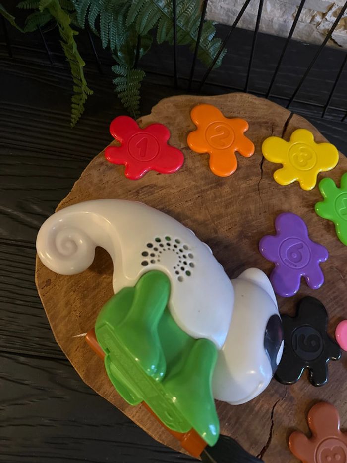 Caméléon Fisher price pour apprendre les couleurs - photo numéro 3
