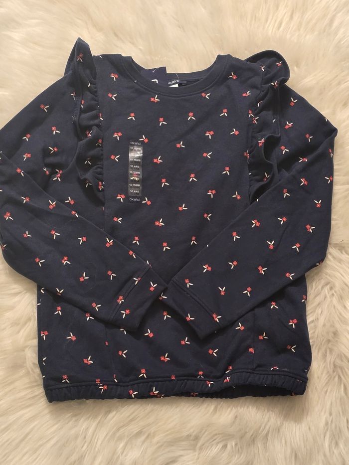 Neuf (non porté)🤩😍🩷🩷superbe sweat 10 ans fille 🤩😍🩷🩷