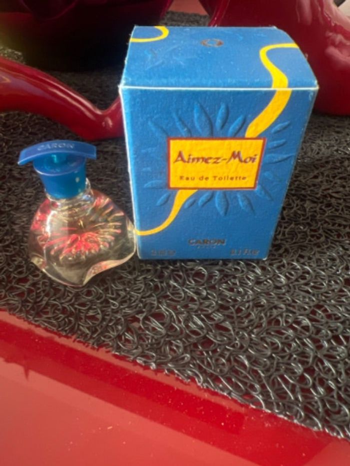 Miniature Aimez-Moi de Caron