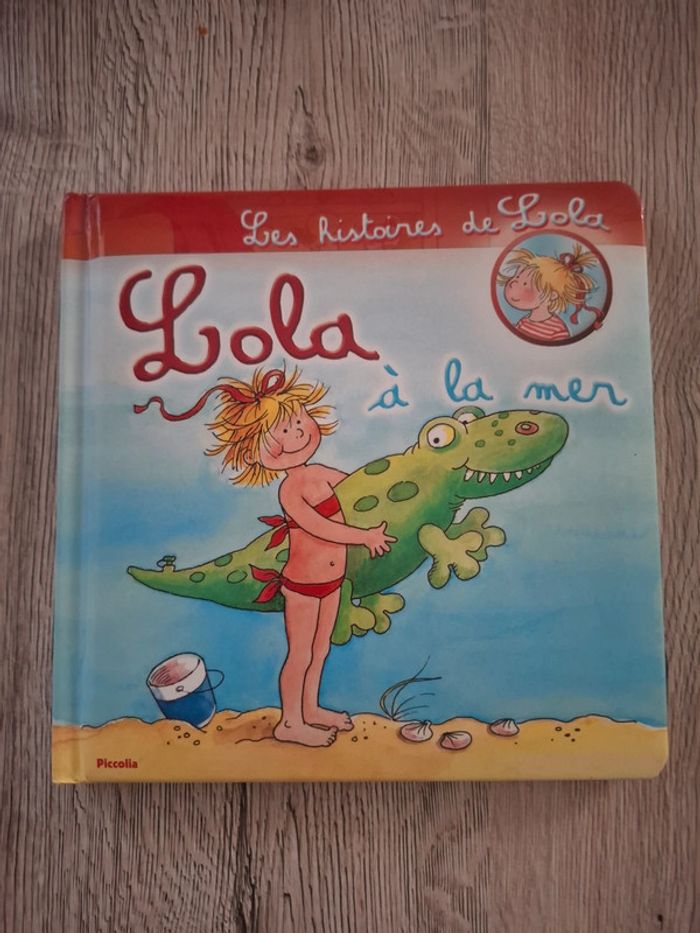 Livre Lola à la mer