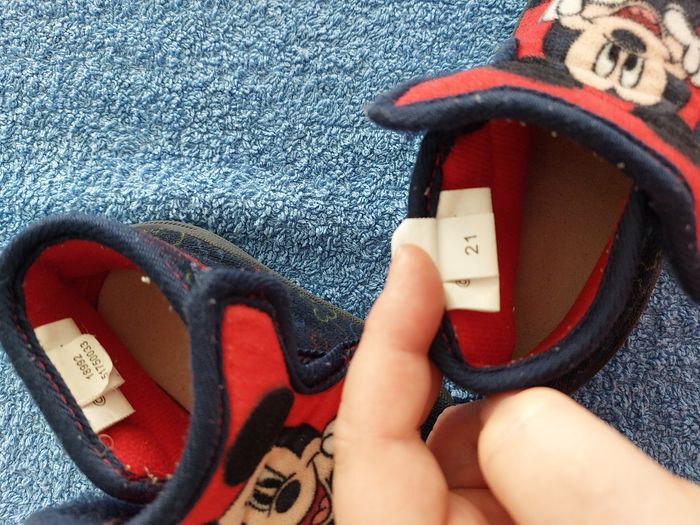 Chaussons Mickey taille 21 - photo numéro 4
