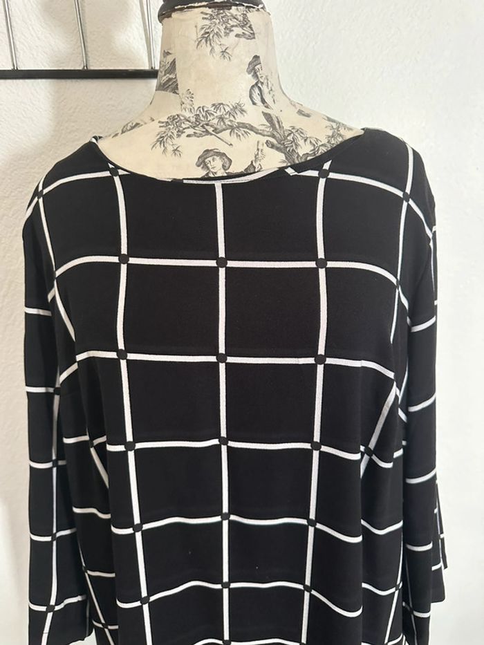 Robe noire rayure blanche T48 - photo numéro 2