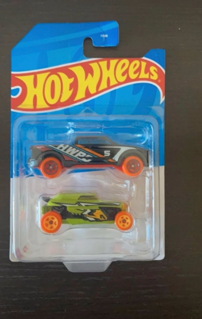 Pack 2 véhicules hot wheels