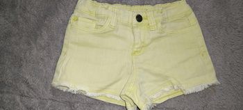 Short 3 ans