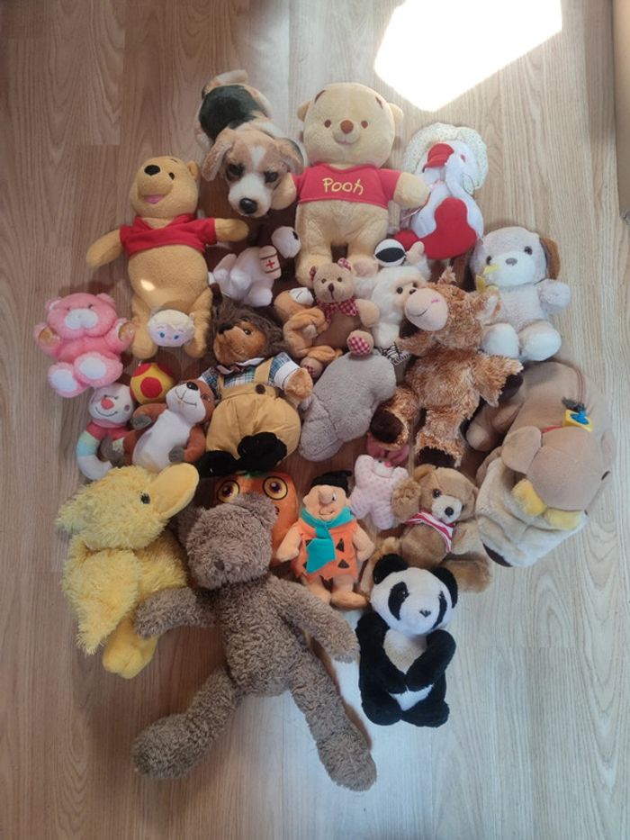 Gros lot de 25 peluches différentes tailles