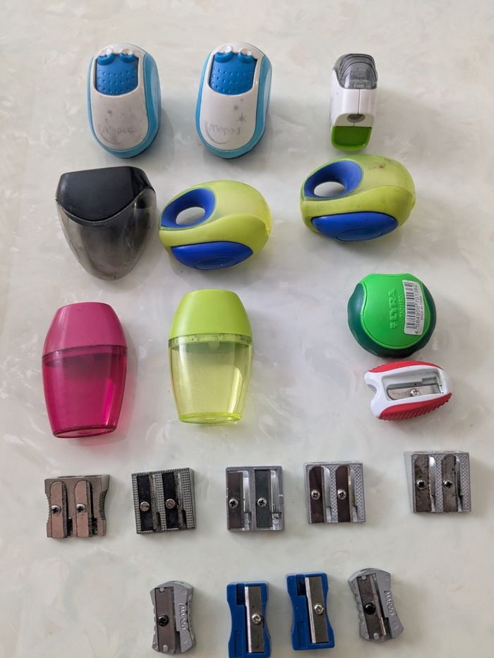 Lot de 19 taille-crayons - photo numéro 3