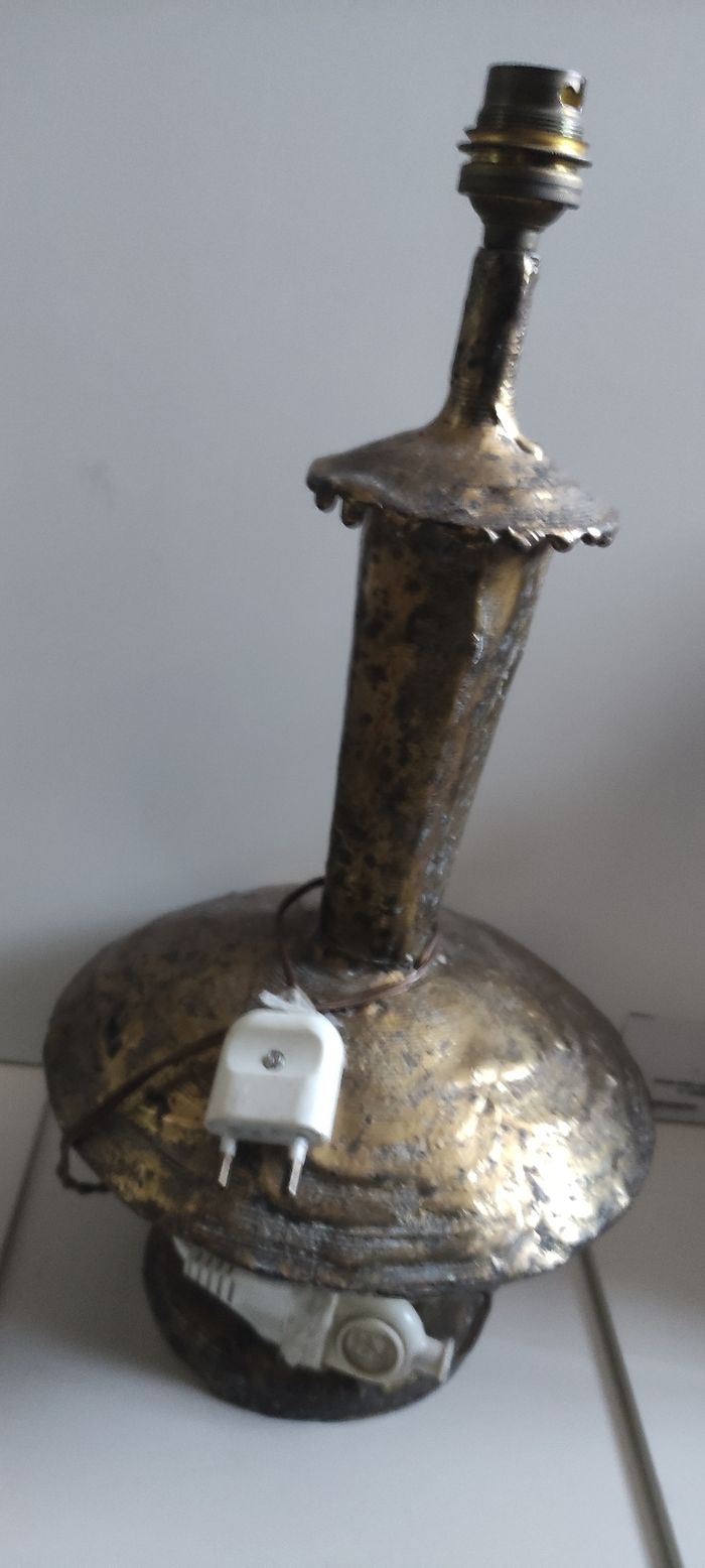 Lampe brutaliste acier doré - photo numéro 3