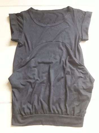 T-shirt original noir fille 8 ans TBE