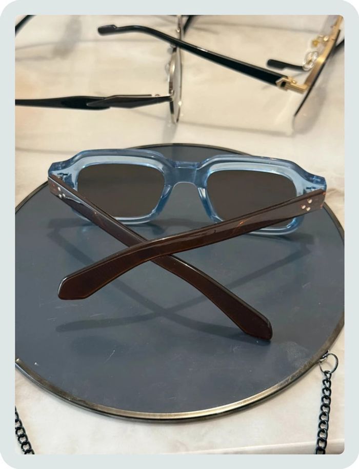 Lunette de soleil carré bleue - photo numéro 4