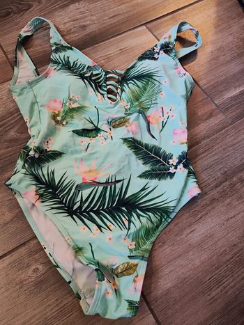 Maillot de bain une pièce vert avec fleurs et feuillage Taille 36 Culture Sud