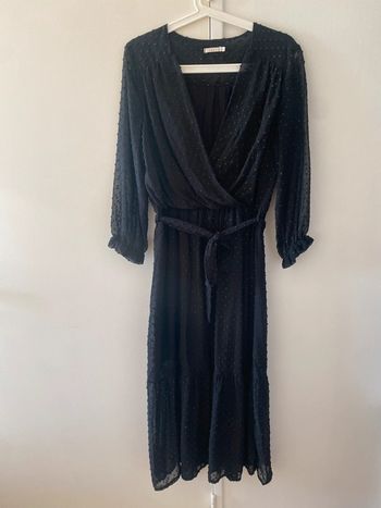 Robe noire plumetis