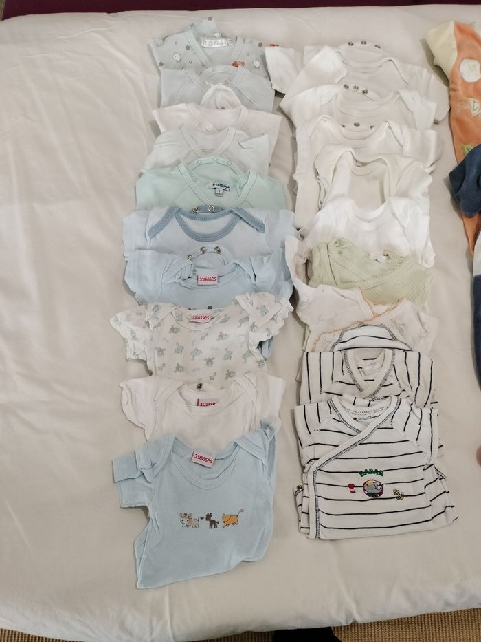 Lot bébé 1 mois - photo numéro 2