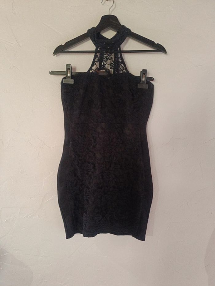 Robe noire T38 en très bon état