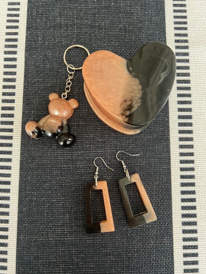 Coffre à bijoux en forme de cœur + boucles d’oreilles+ porte-clefs, nounours
