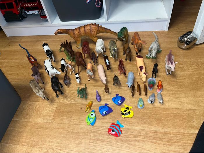 Lot de jouets animaux