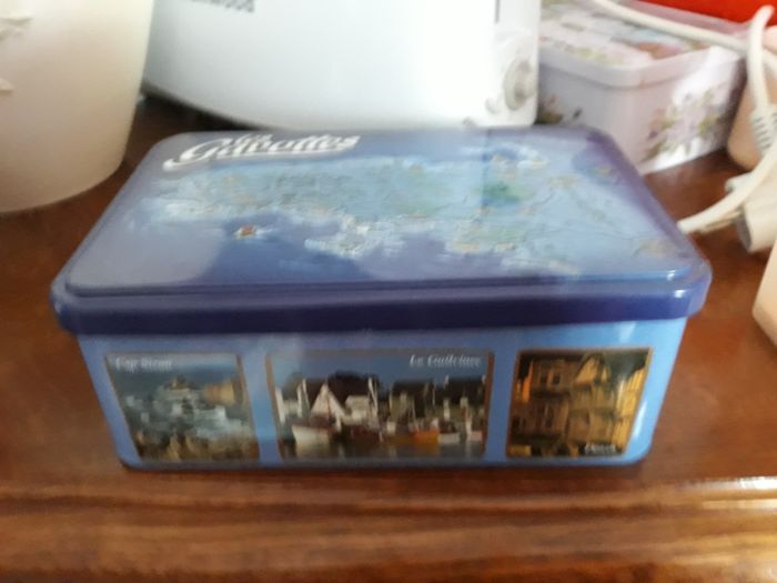 Boite en metal rectangulaire