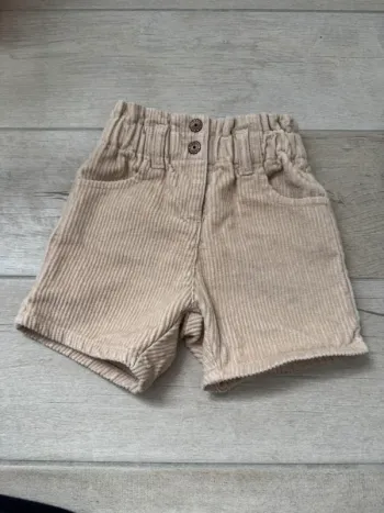 Short en velours côtelé