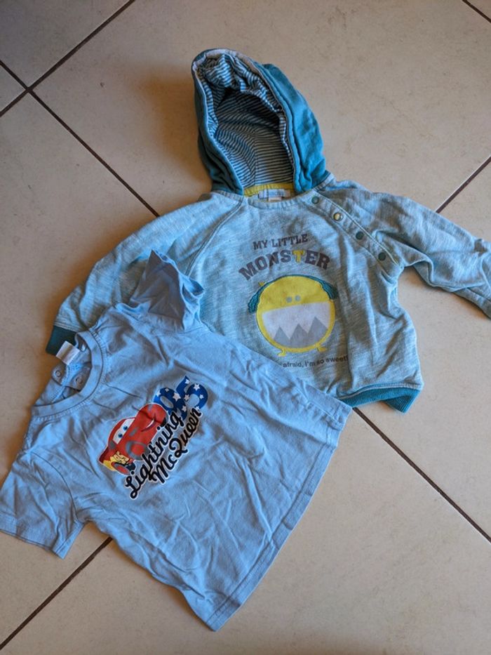 Pull sweat à capuche + t-shirt garçon 18 mois