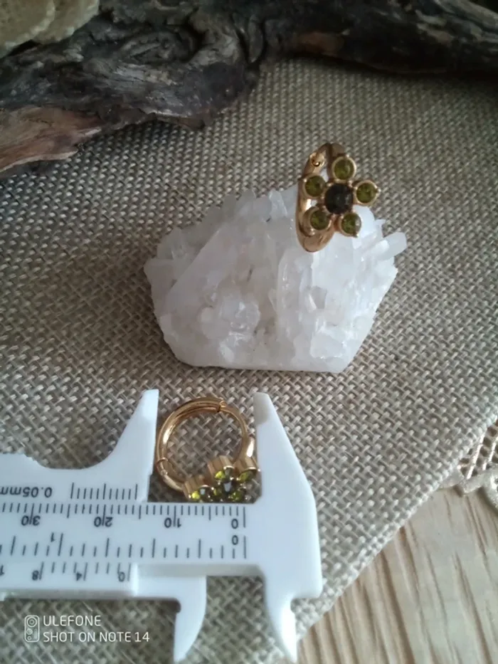 Créoles fleurs zircons vert peridot - photo numéro 3