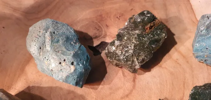 Morceaux de verre fondu vert – résidu ancien de forge – curiosité minérale - photo numéro 6