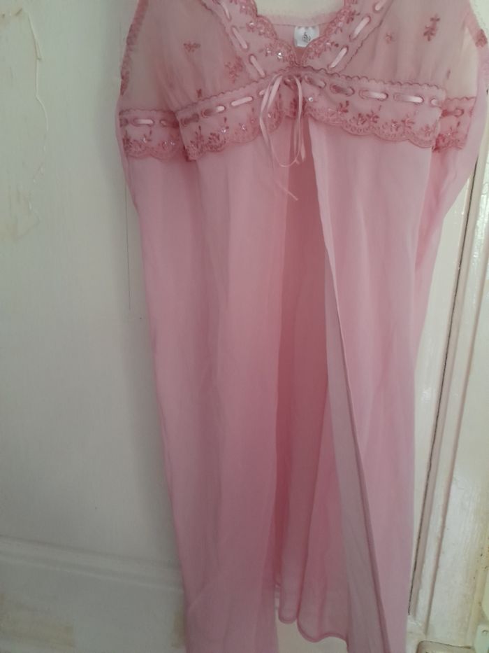 Nuisette rose transparente, marque A demi-mot, taille 48 - photo numéro 3