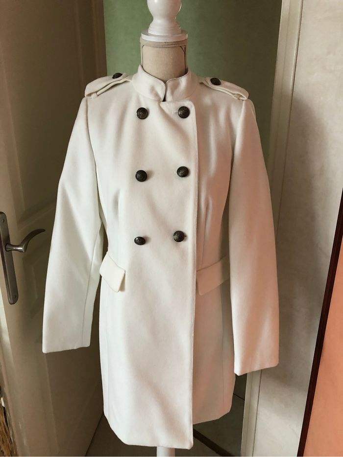 Magnifique manteau écru jamais porté