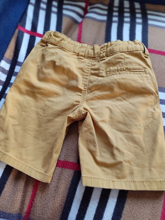 Short moutarde hetm 4 5 ans - photo numéro 3
