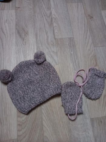 Ensemble bonnet et mouffles