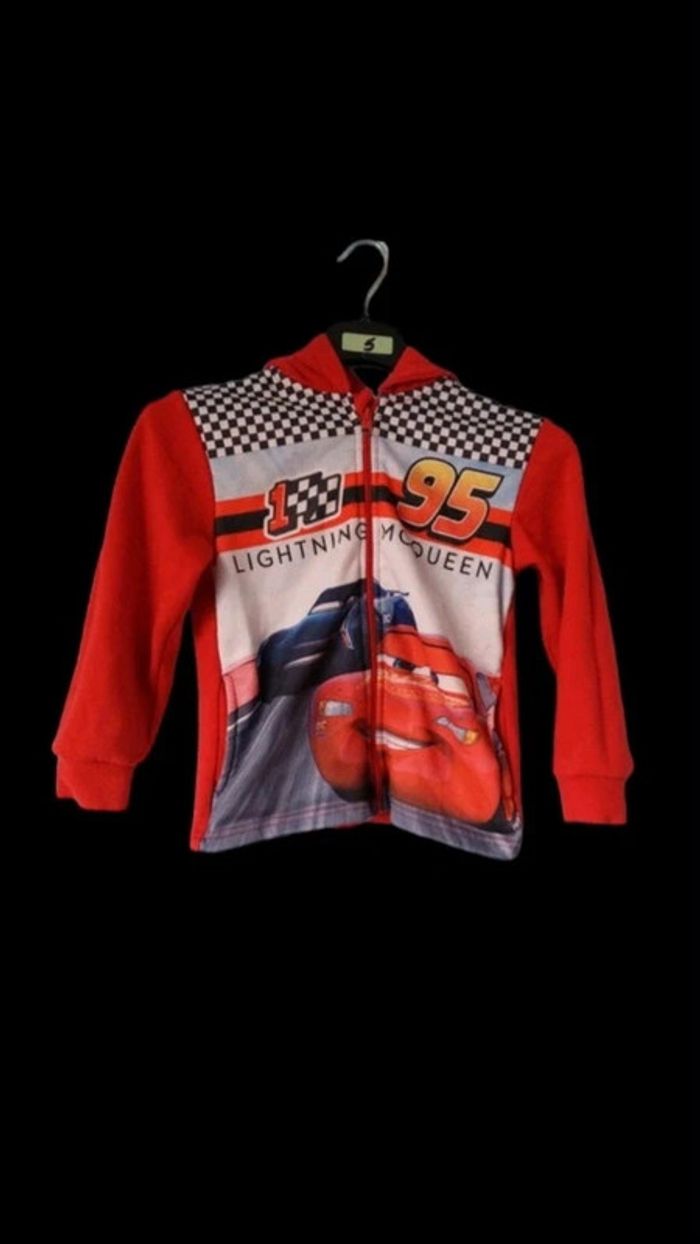 Veste cars taille 8 ans