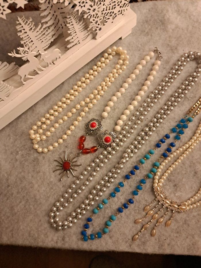 Lot de colliers blanc bleu orange - photo numéro 2