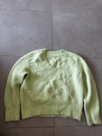 Pull vert, très bon état, taille L