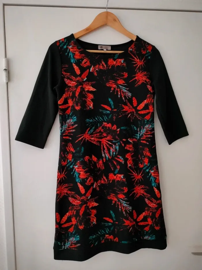 Robe rouge & noir Kwoman 36
