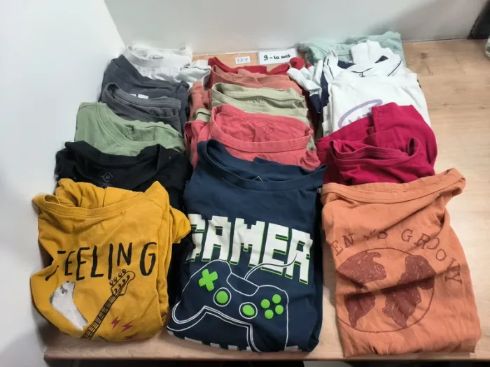 Lot vêtements garçon 9-10 ans 39 pièces - photo numéro 12