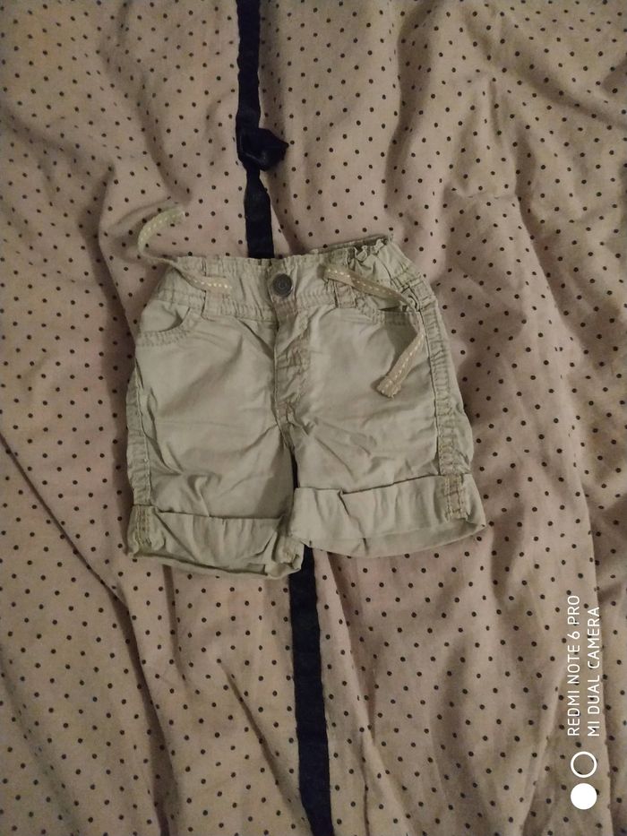 Short tape à l'oeil