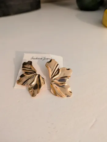 Très jolie paire de Boucles d'oreilles