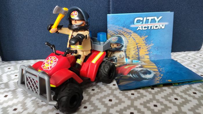 Pompier et quad PLAYMOBIL complet (sans boîte)