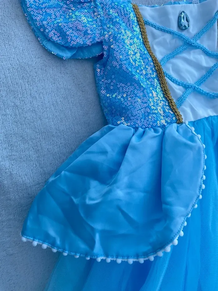 Très belle robe cendrillon princesse déguisement neuf 130 - photo numéro 2