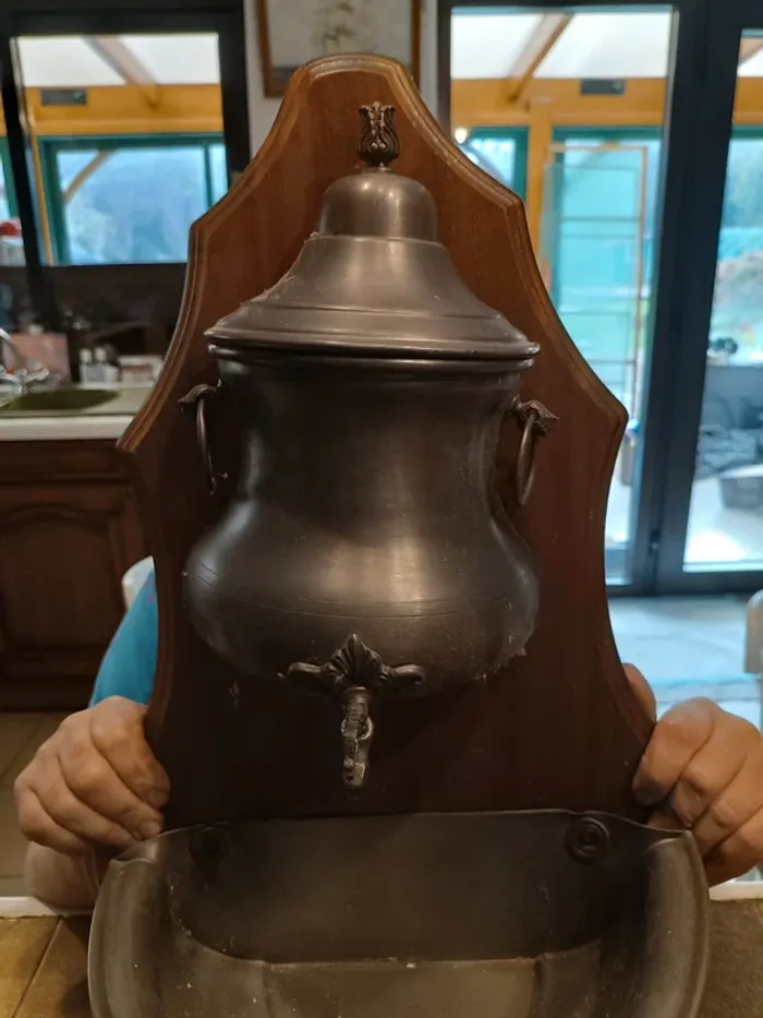 Fontaine murale décorative en étain - photo numéro 2