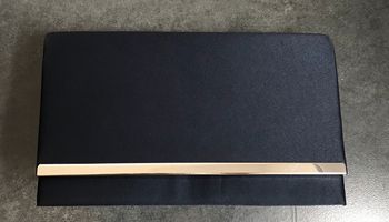 Pochette neuve bleu marine