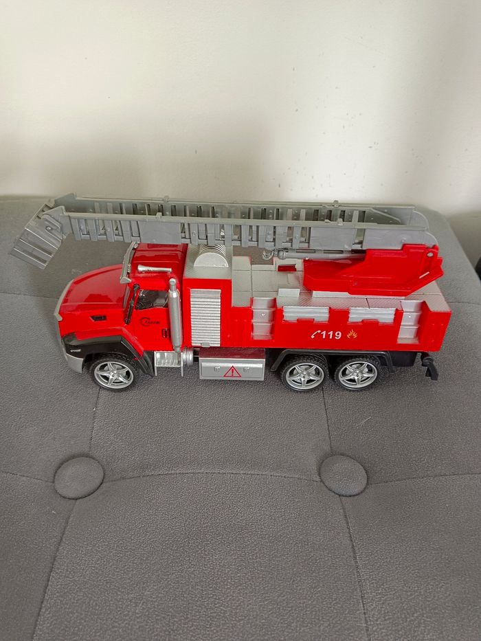 Camion de pompier métal  avec narcelle
