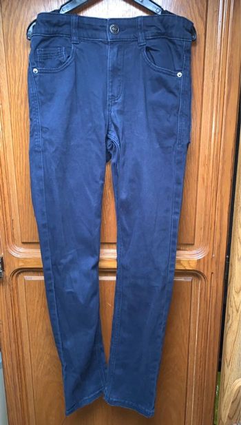 Jeans kiabi taille  10 ans tres bon etat