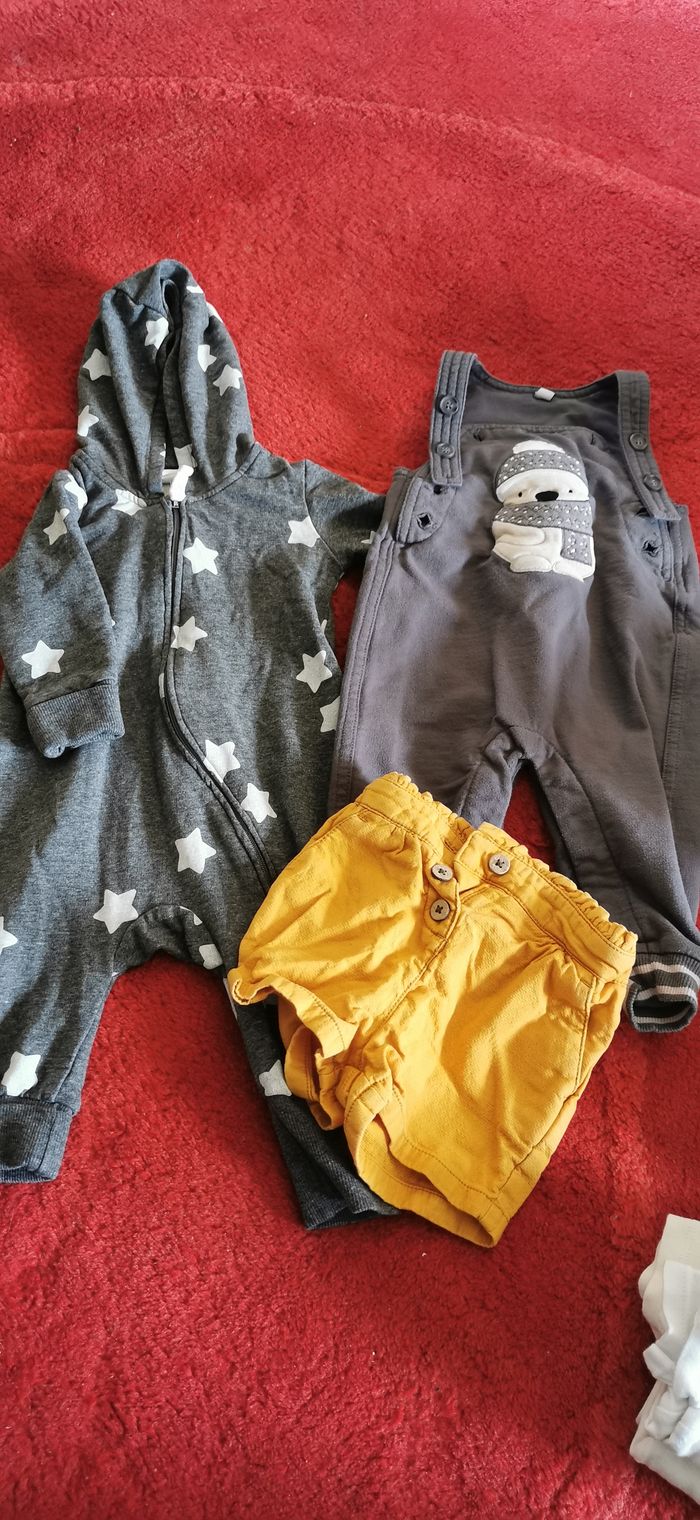 Lot vêtements fille 6 mois - photo numéro 3