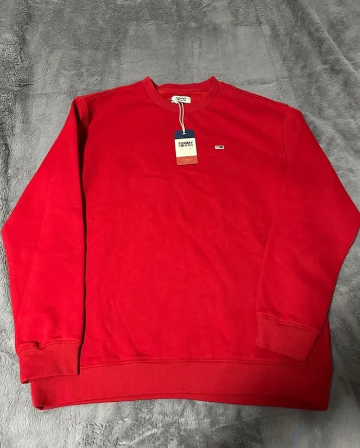 Pull Tommy Hilfiger Rouge Mixte XL Neuf 🔥 - photo numéro 2