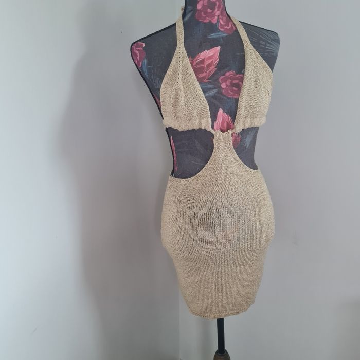 Robe sexy dorée pailletée - photo numéro 4