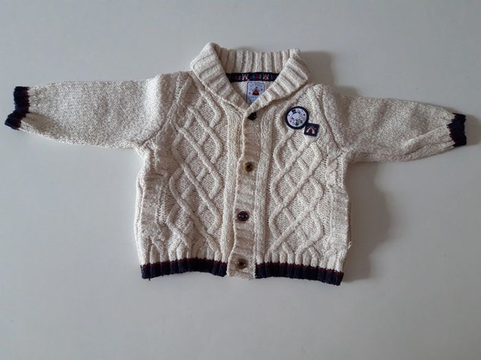 Gilet en maille blanc/bordure bleu marine Le Petit Cirque SGMJ motif en relief, bébé 6 mois 68 cm - photo numéro 3