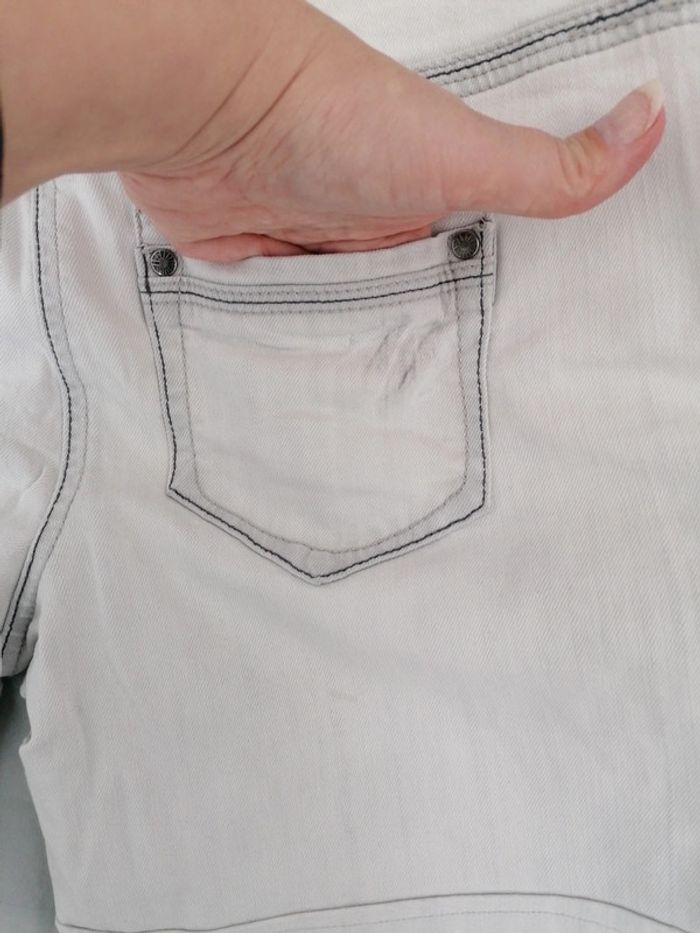 Short en jean camaïeu taille 40.. - photo numéro 9