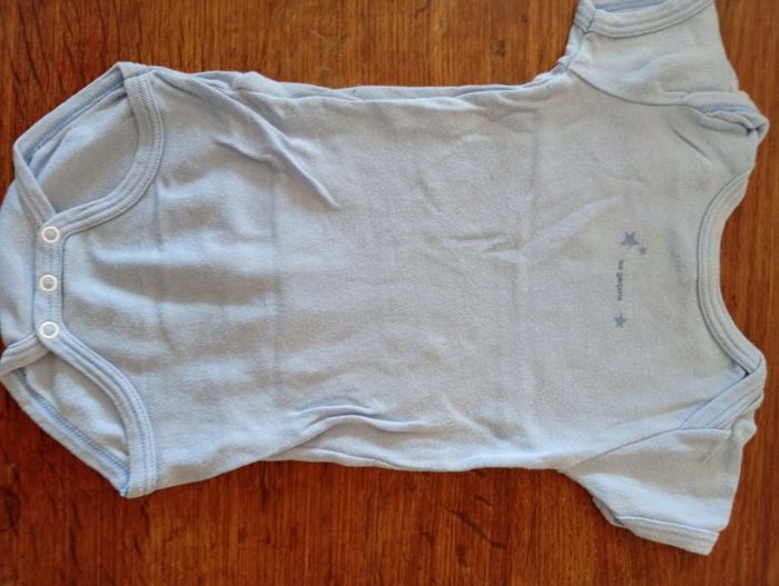 Lot de 8 bodies manches courtes taille 6 mois - photo numéro 4