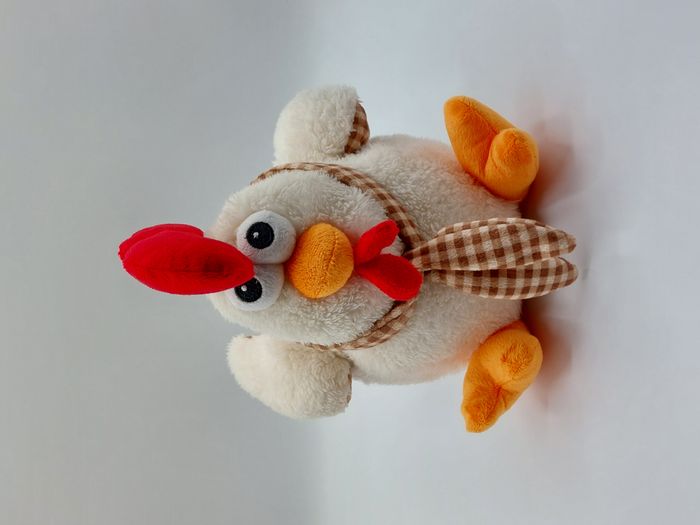 Peluche sac doudou coq poule blanche FIZZI env. 30 cm écharpe carreaux panier