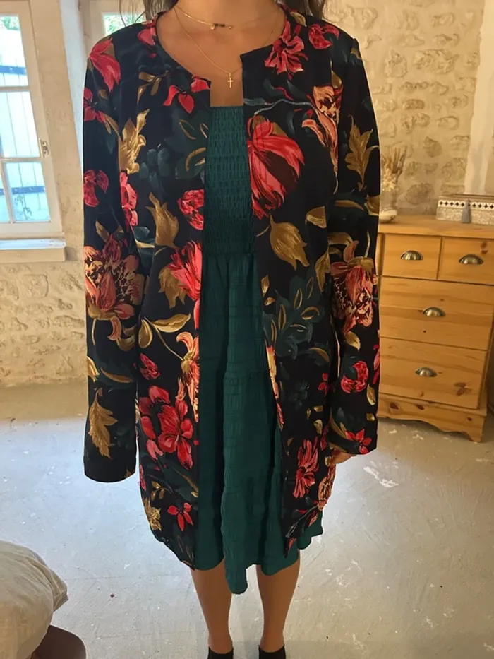 Jolie veste fleurie - photo numéro 4